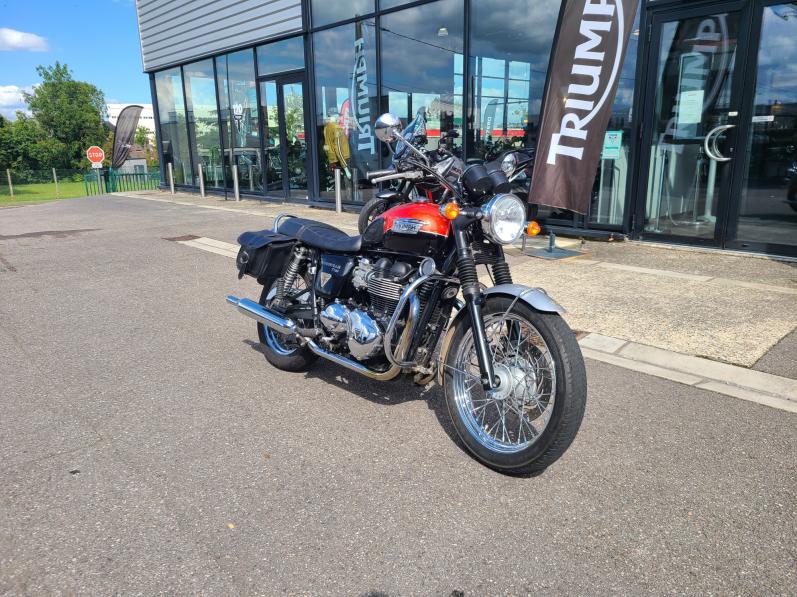 TRIUMPH BONNEVILLE T100 